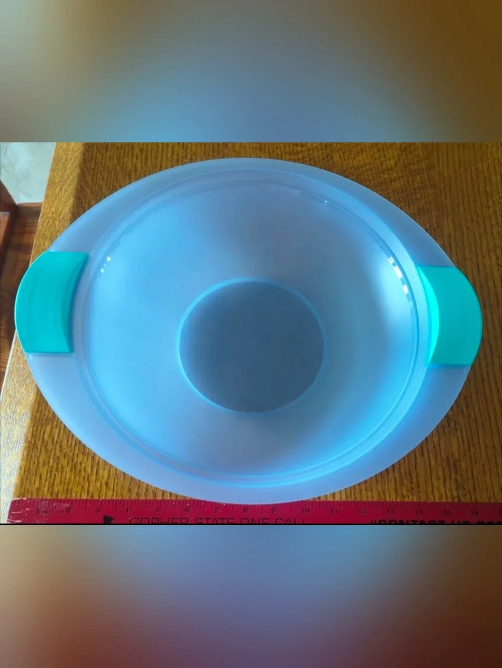 Tupperware Impressions Blue Serving Salad/Centerpiece Bowl  2.8 Liter